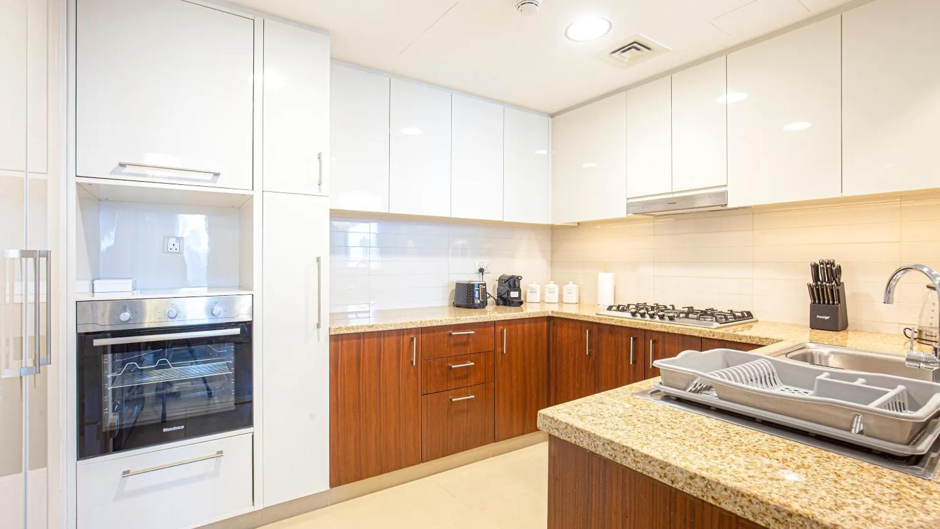 Magnificent Luxurious 2 Bedroom With City Skyline & Sea View Dubaï Appartement