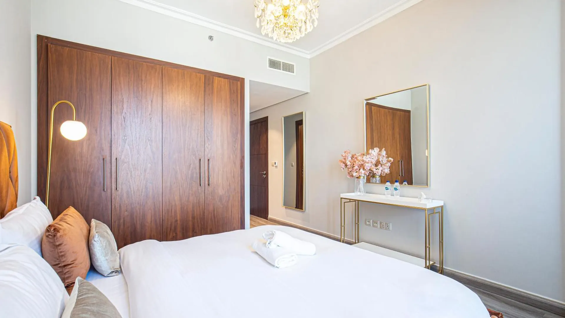 Magnificent Luxurious 2 Bedroom With City Skyline & Sea View Dubaï
